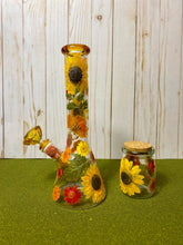 Load image into Gallery viewer, Amber Bong with Flowers