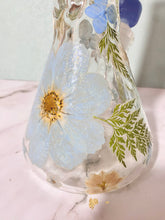 Load image into Gallery viewer, Sky Blue Floral Beaker