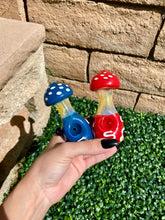 Load image into Gallery viewer, Mushroom Hand Pipe