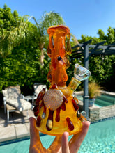Load image into Gallery viewer, Honey Bee Bong