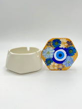 Load image into Gallery viewer, Floral Ceramic Ashtray