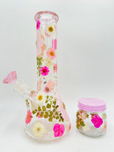 Load image into Gallery viewer, Glittery Pink Floral Beaker