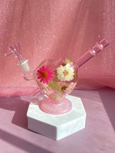Load image into Gallery viewer, Cupids bow heart bong with real flowers