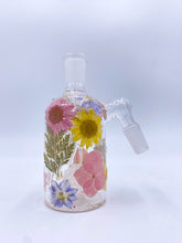 Load image into Gallery viewer, Flower ash catcher with real flowers
