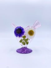 Load image into Gallery viewer, mini heart joint bubbler covered with real flowers