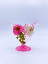 Load image into Gallery viewer, mini heart joint bubbler covered with real flowers