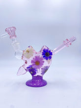 Load image into Gallery viewer, Cupids bow heart bong with real flowers