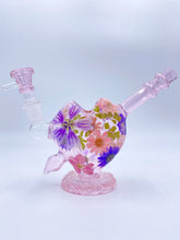 Load image into Gallery viewer, Cupids bow heart bong with real flowers