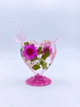 Load image into Gallery viewer, mini heart joint bubbler covered with real flowers