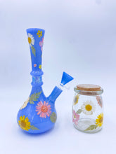 Load image into Gallery viewer, Flower vase bong with real flowers