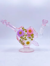 Load image into Gallery viewer, Cupids bow heart bong with real flowers