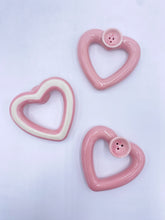 Load image into Gallery viewer, pink ceramic heart pipe
