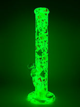 Load image into Gallery viewer, glow in the dark Christmas bong