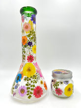 Load image into Gallery viewer, Colorful Floral Beaker