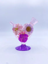 Load image into Gallery viewer, mini heart joint bubbler covered with real flowers