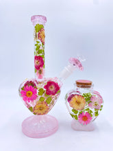 Load image into Gallery viewer, Heart bong with real flowers
