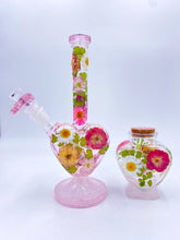 Load image into Gallery viewer, Heart bong with real flowers