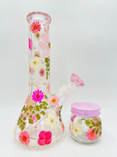 Load image into Gallery viewer, Glittery Pink Floral Beaker