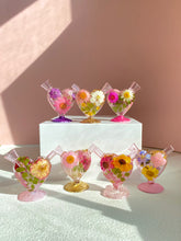 Load image into Gallery viewer, mini heart joint bubblers covered with real flowers