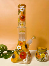 Load image into Gallery viewer, square base beaker with yellow flowers