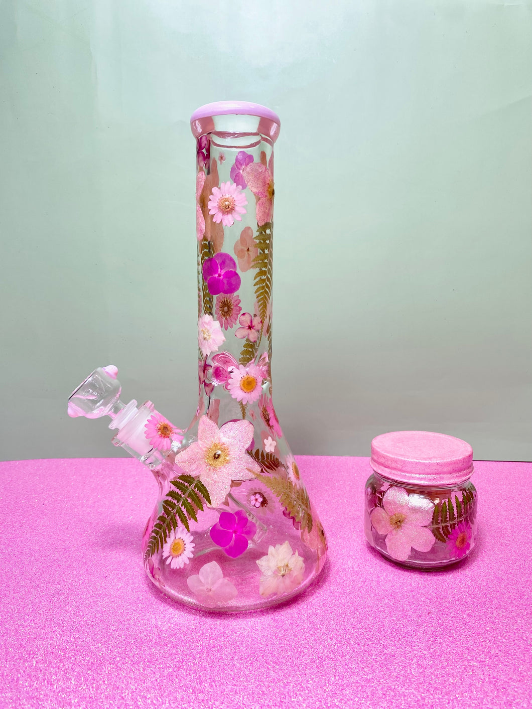 Flower Bong | Pink Accents