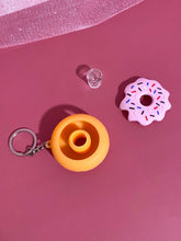 Load image into Gallery viewer, Donut Keychain Pipe
