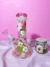 Load image into Gallery viewer, Floral Beaker- Glittery Quartz
