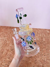Load image into Gallery viewer, Honey Drip Bee Bong
