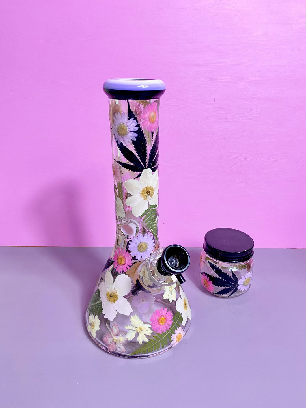 Flower Bong | Black and Pink Beaker