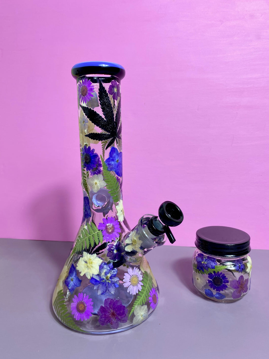 Flower Bong | Black and Purple Beaker