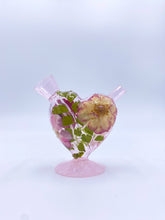 Load image into Gallery viewer, mini heart joint bubbler covered with real flowers
