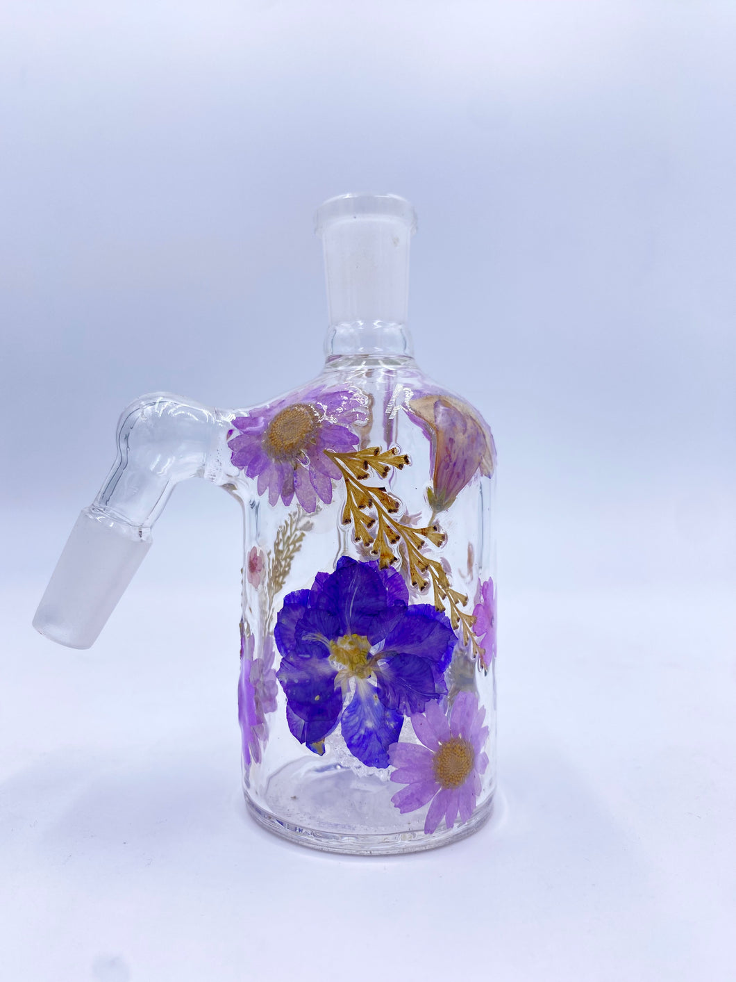 Flower ash catcher with real flowers